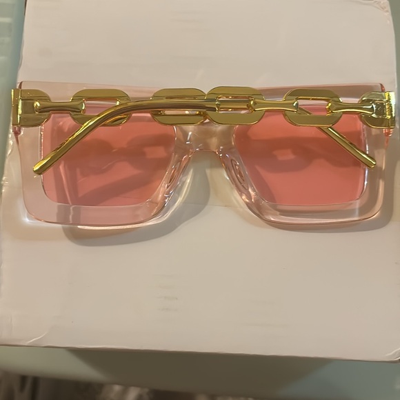 Pink and gold chain link sunglasses - Picture 2 of 3